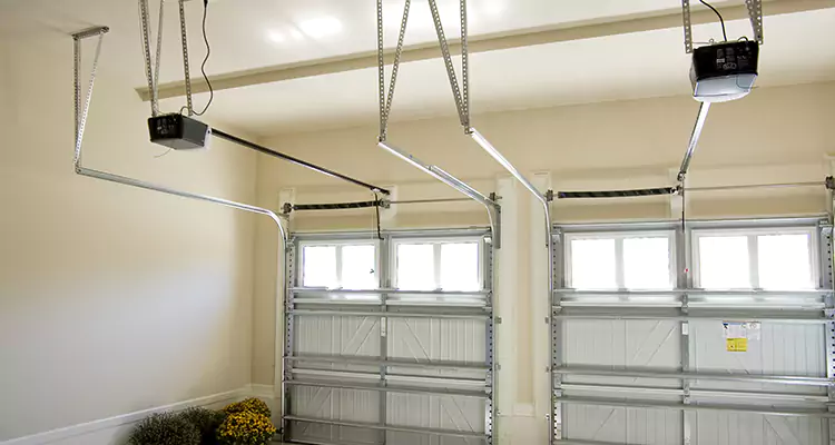 Residential Emergency Garage Door Repair in Largo, FL