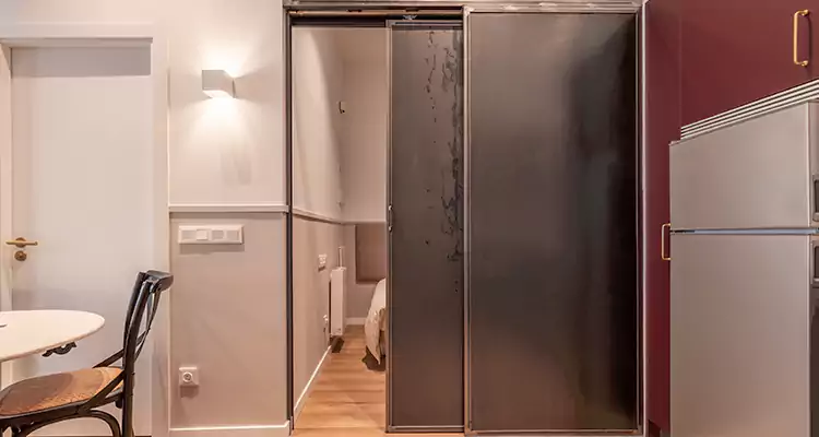 We Fix Closet Sliding Door in Largo, FL