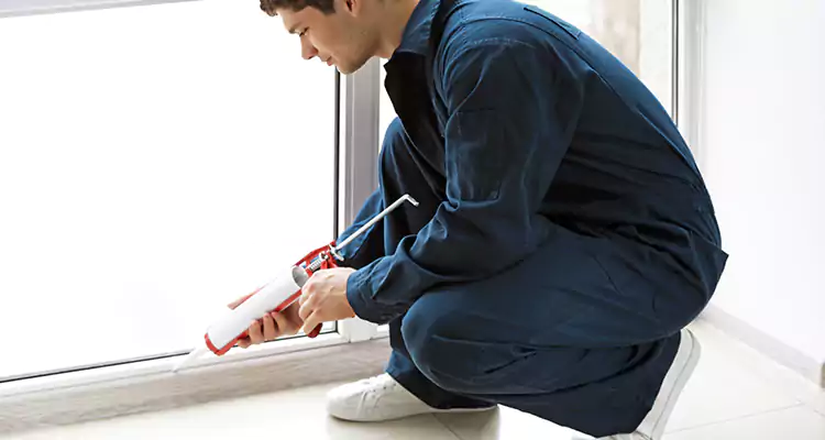 Window Glass Caulk Repair in Largo, FL