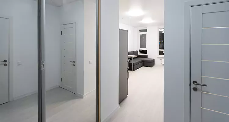 Modern Mirrored Closet Doors Repair in Largo, FL