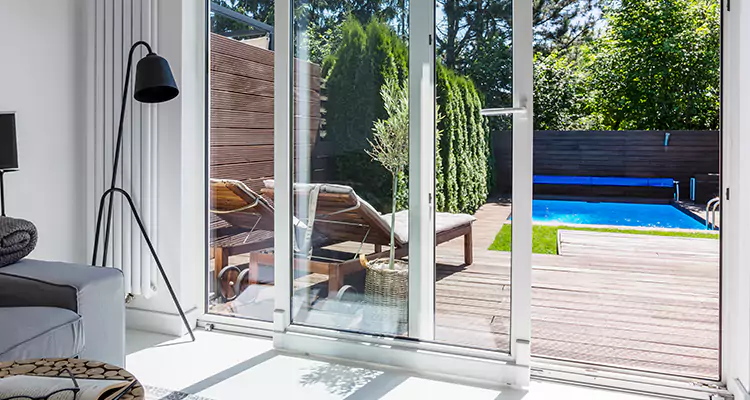 Fixing A Sliding Screen Door Roller in Largo, FL