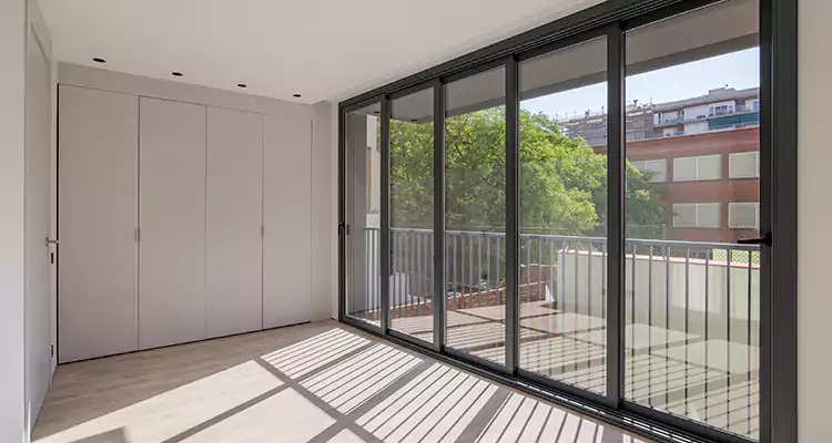 Fix Sliding Screen Door Track in Largo, FL